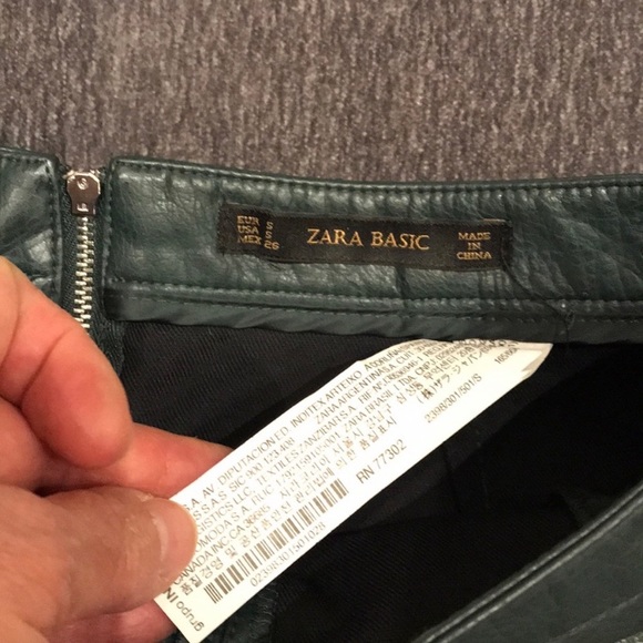 NWOT Zara green faux leather skirt - Picture 7 of 7